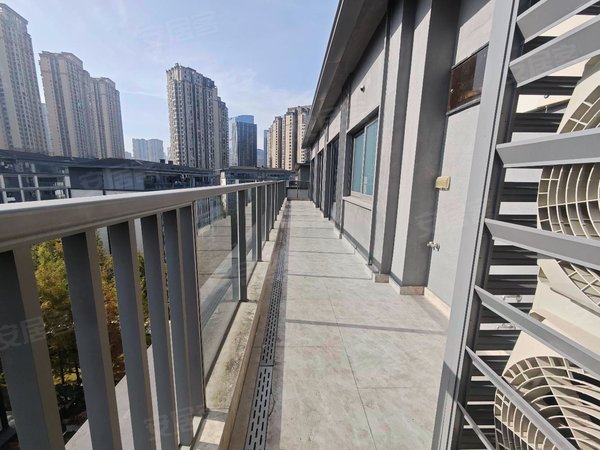 重庆渝北照母山香港置地壹号半岛重庆豪宅标杆 香港置地壹号半岛 一线