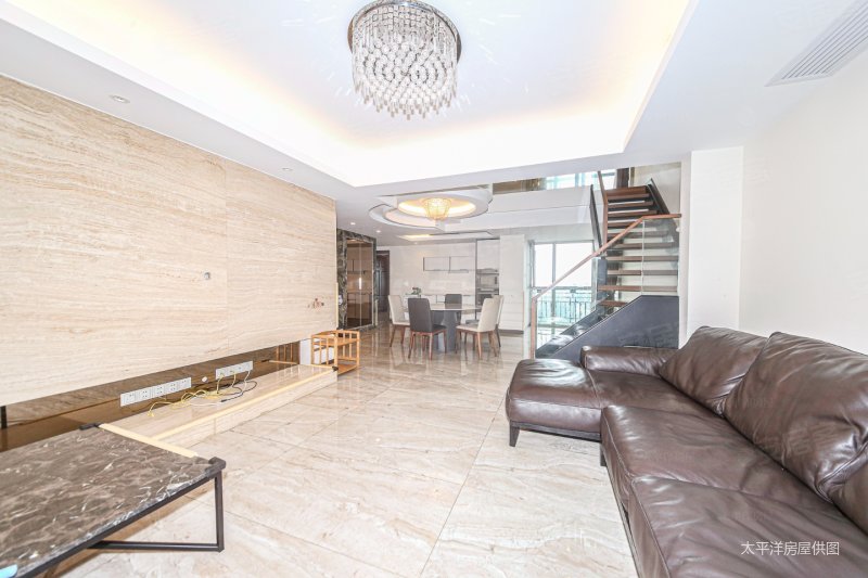 附加产权车位,视野非常好,海华卢湾,房东出国急售,带