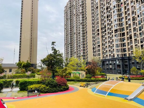 昆山玉山南星渎万科未来之城(七区)房源采光好,南北通透,业主诚意出