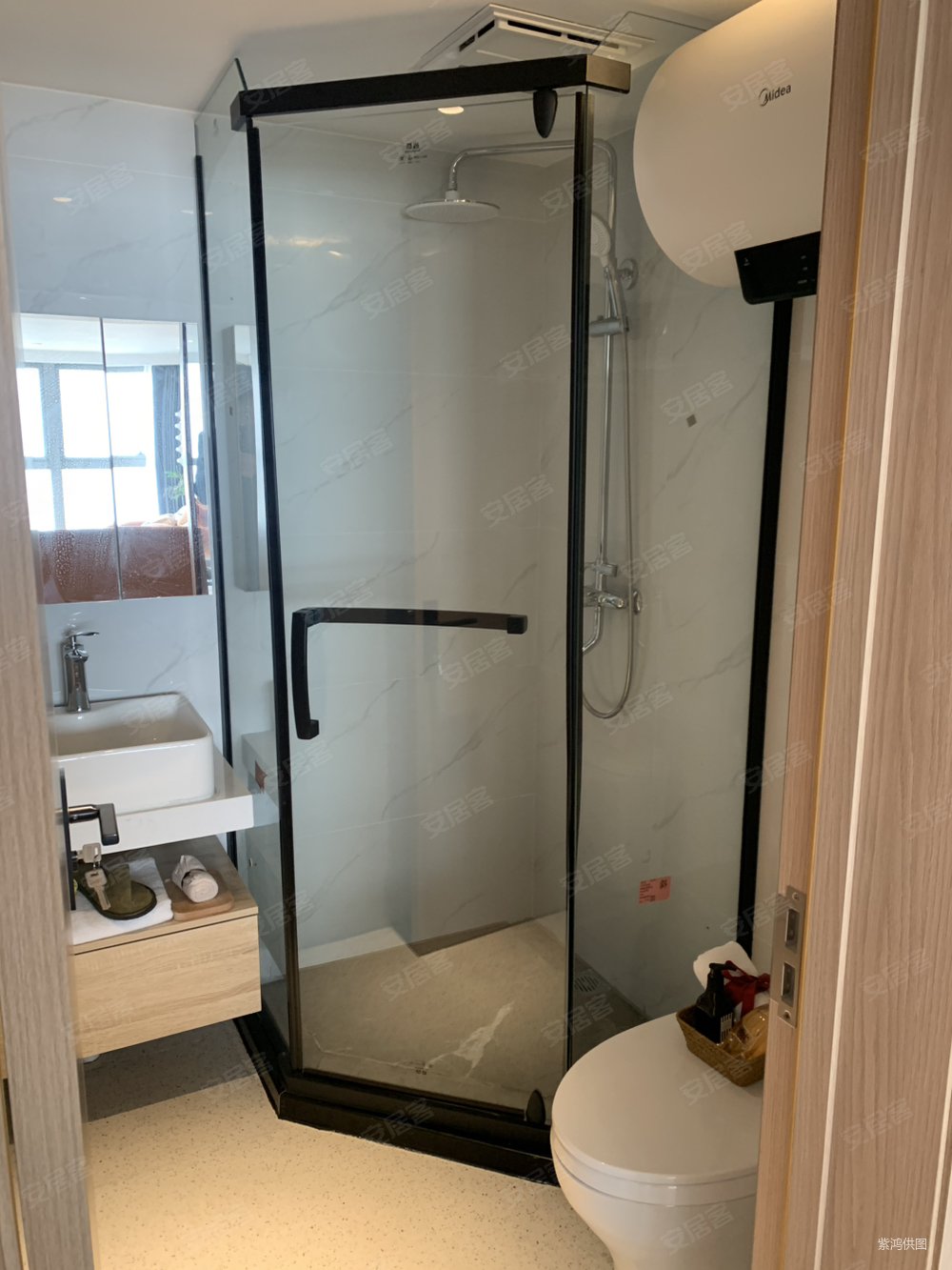 多彩城(商住楼)3室2厅2卫75㎡东南43.8万