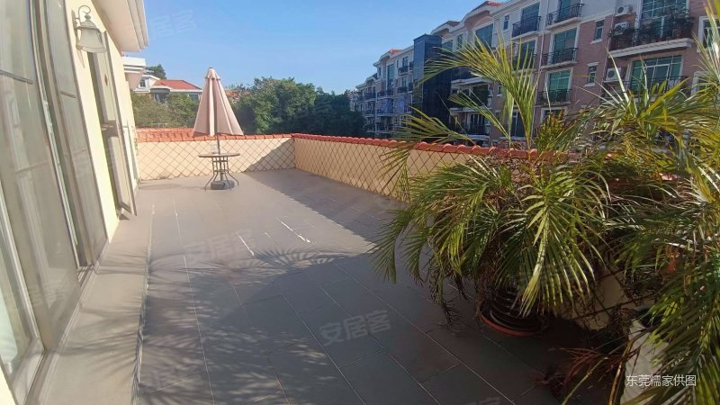 景湖花园(别墅)5室2厅3卫316㎡南3380万