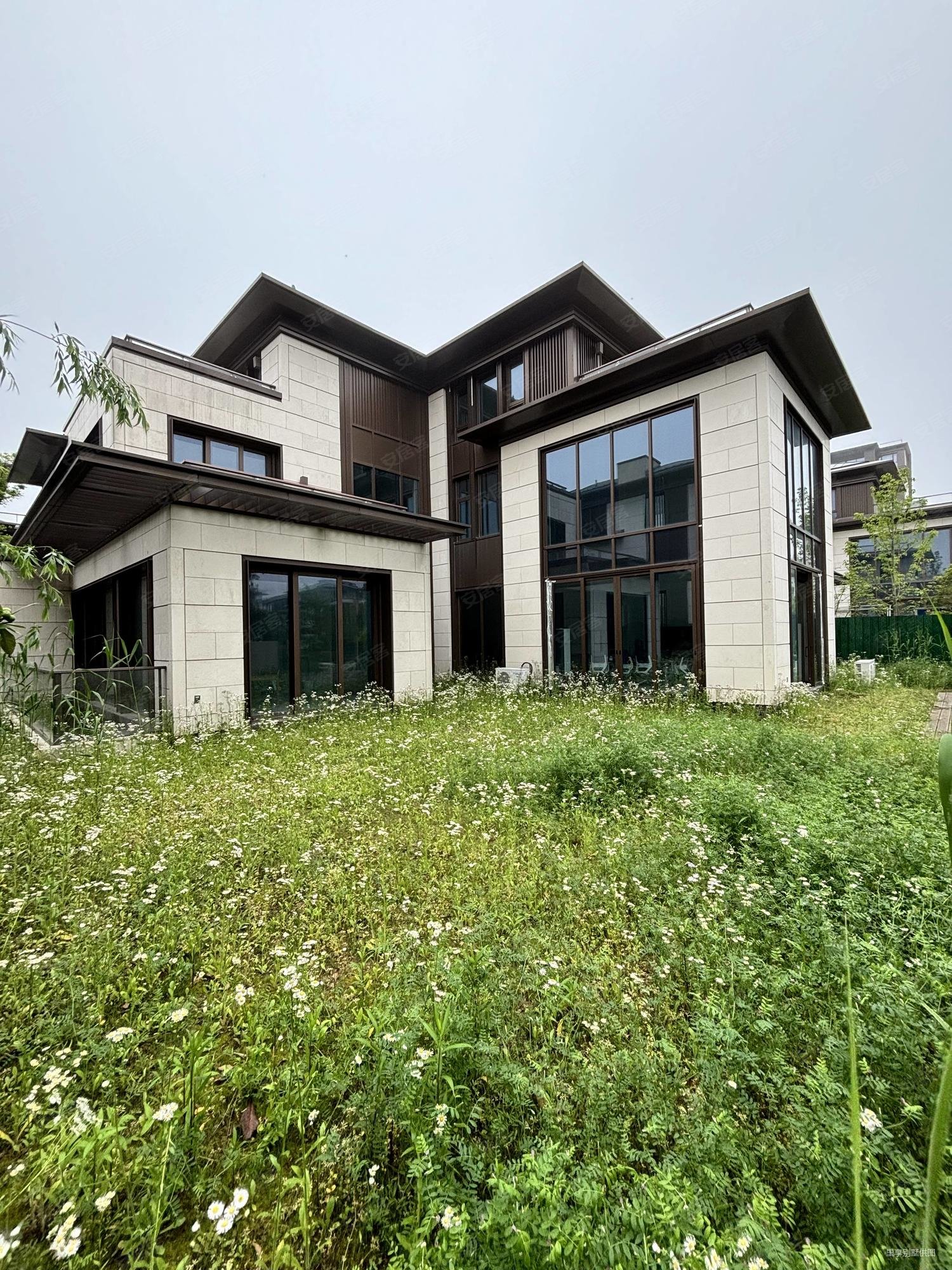 上海房产网>上海二手房>浦东二手房>碧云二手房>碧云尊邸(别墅)>