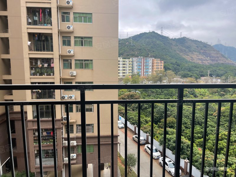 华府国际两房笋盘!地板价