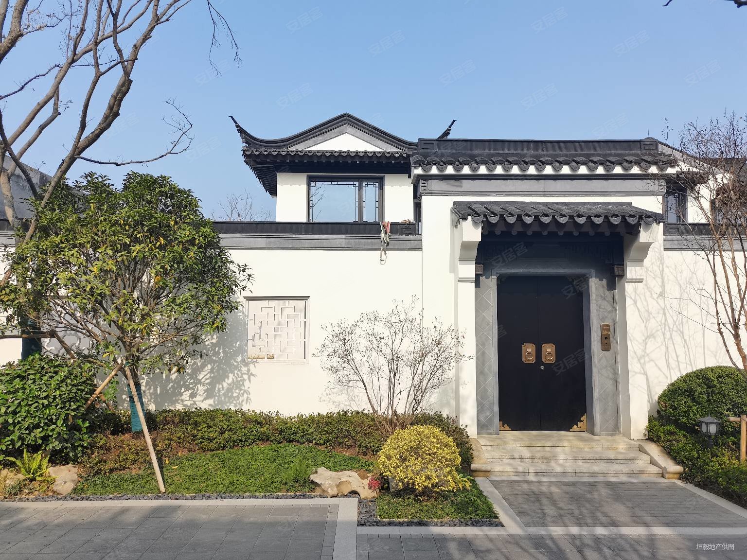 蓝城春风十里4室3厅3卫170㎡南498万