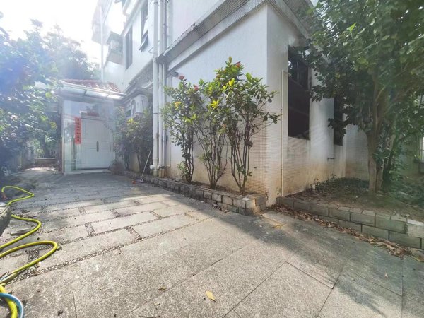 祈福康怡雅园三层独栋别墅 带大花园大露台无家私 方便看房,番禺租房