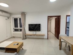 北京朝阳望京望京西时代峰峻楼上-湖光壹号1居室出租-南向车位充足2018出租房源真实图片