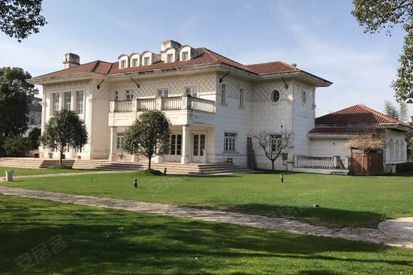 世茂佘山庄园(一期)