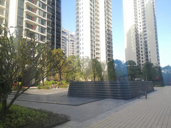 珠海香洲梅华珠光里程花园凤凰中学旁 香山湖旁 珠光里程 精装3房2卫