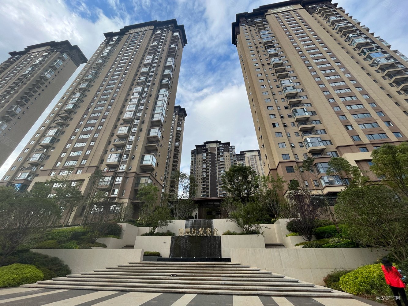 富康城紫悦台3室2厅2卫98.2㎡南北53万