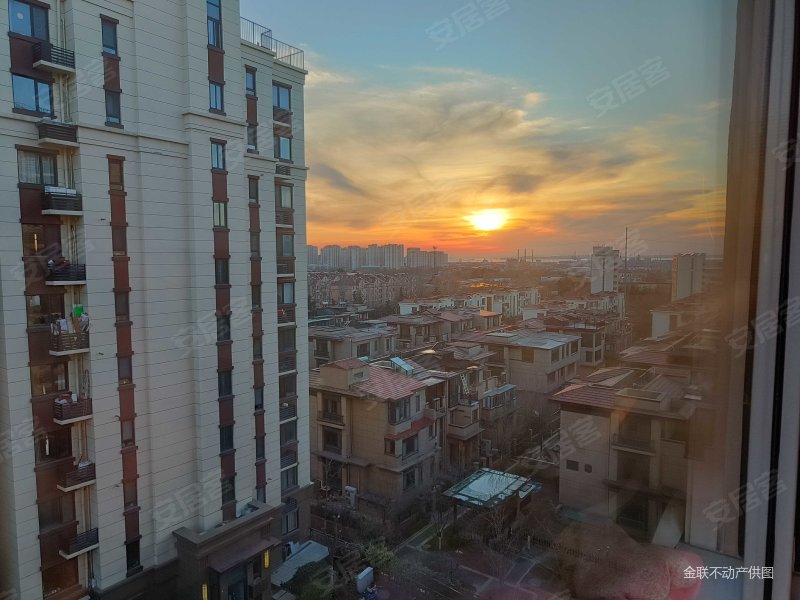 保利香雪山10853平套三精装房