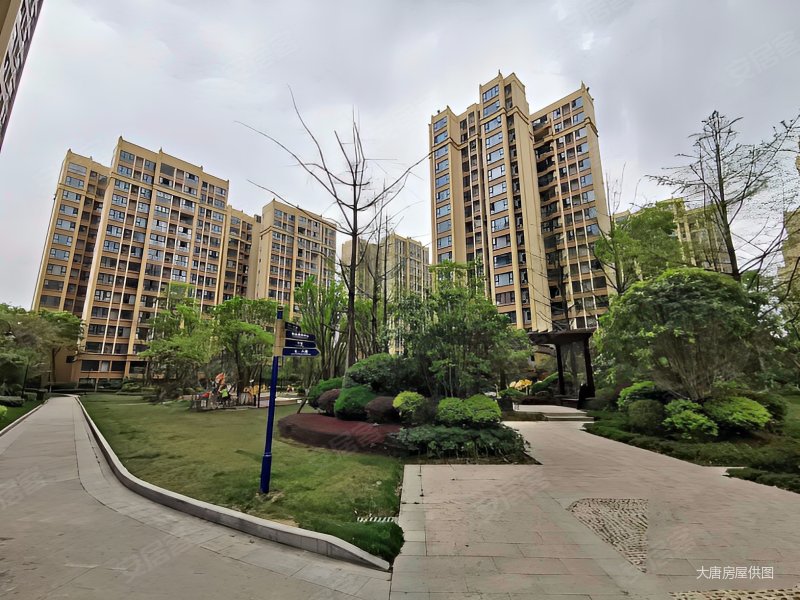 华府板块 华府春天精装套三,蓝润华府春天二手房,118万,3室2厅,1卫