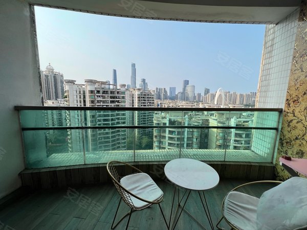 广州海珠广州塔珠江帝景苑广州塔旁 顶层复式两层出租 带空中花园