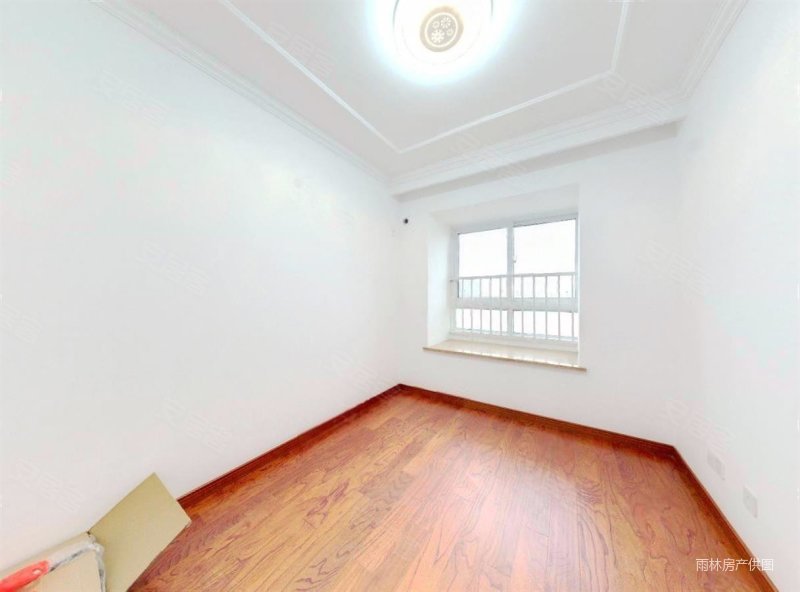 次新小区,绿化好,楼栋位置前后无遮挡,中间楼层边户,荣盛观澜悦居二手