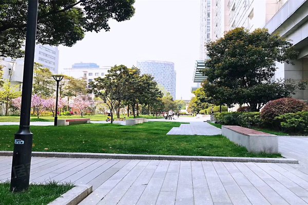 不足,淮海晶华苑怎么样,淮海晶华苑周边房产中介经纪人评价-上海安居