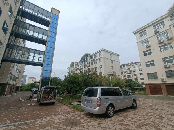 青岛黄岛隐珠滨海新村套三家具家电齐全拎包入住小区方便停车南部滨海