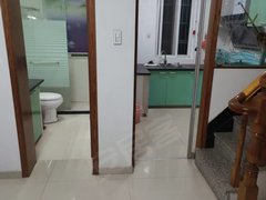 湖州吴兴八里店镇玫瑰苑在前村小菜场边上，三室两厅两卫免物业费，免停车费，精装出租房源真实图片