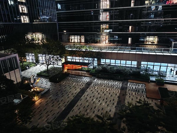 深圳龙岗大运恒明one恒明湾标准服务是大两房精装修正南朝向小区楼下