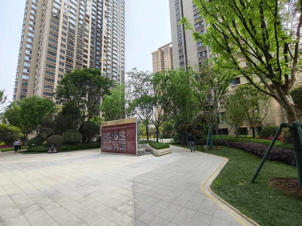 昆明官渡巫家坝世茂璀璨倾城官南大道康乐茶城世茂璀璨小区1室1厨1卫