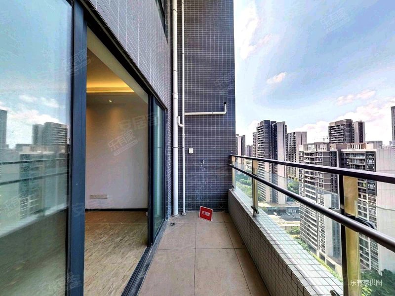 越秀滨海御城4室2厅3卫105.1㎡南北292万