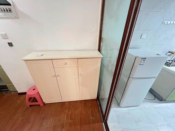 昆明五华丰宁片区经典双城a区西苑地铁口经典双城装修好标准大俩房