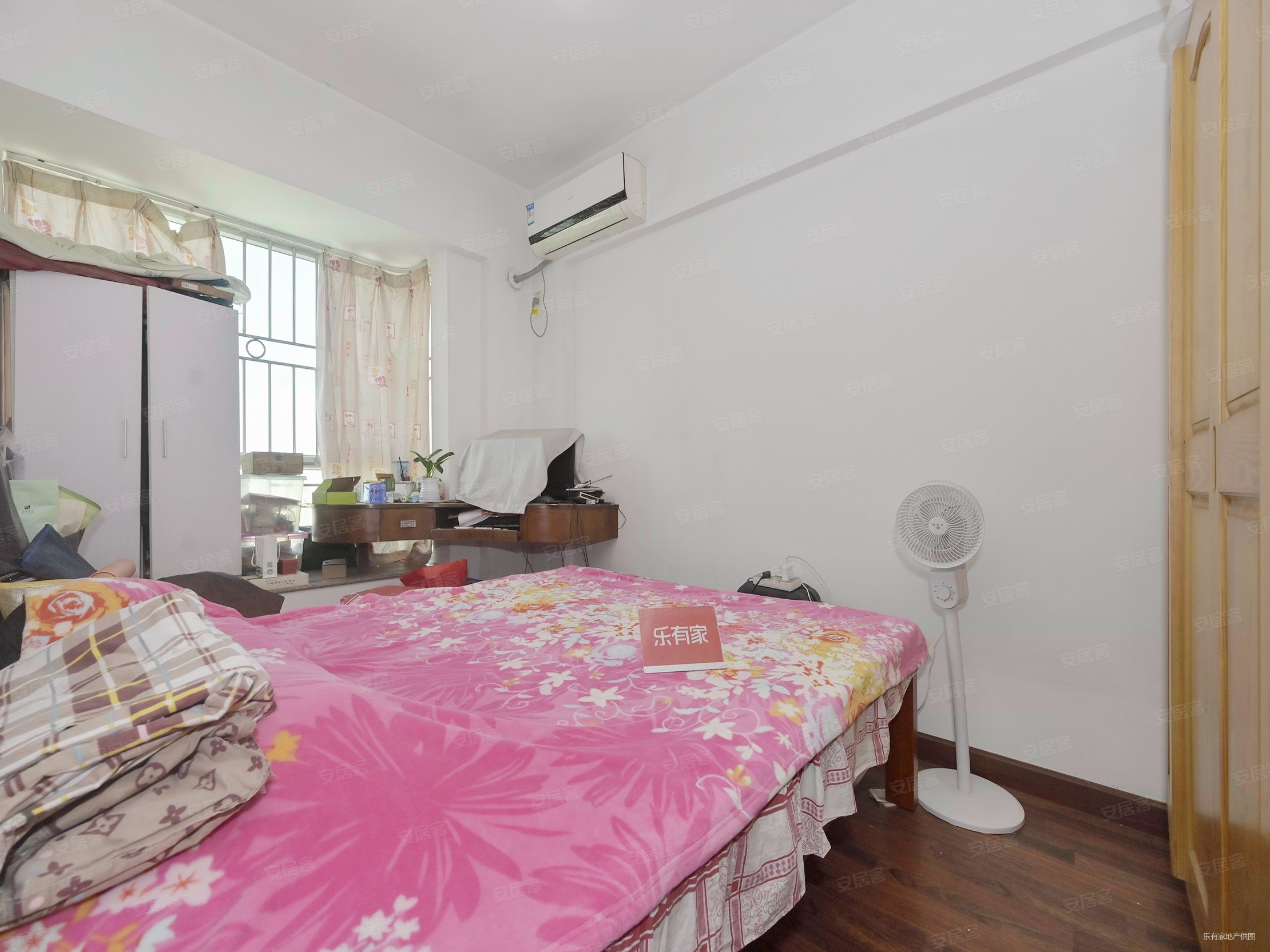 金叶茗苑3室2厅1卫95.96㎡西北402万