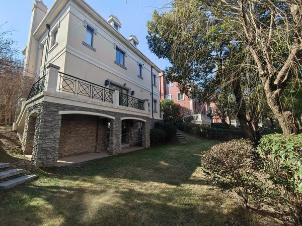 别墅)真实拍摄,大花园,采光好,精装修,|看房随时有钥匙出租房源真实