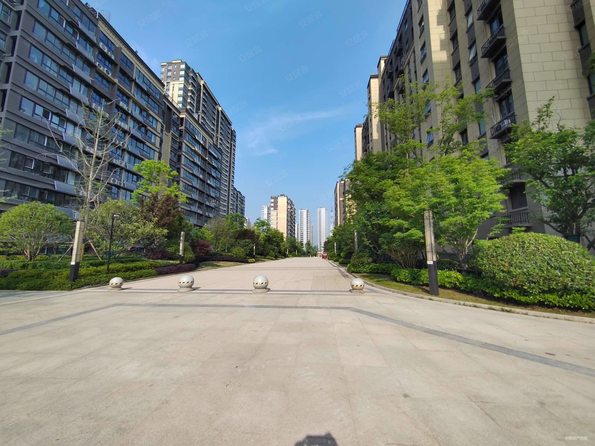 正荣悦都荟4室2厅2卫98.93㎡南北139万