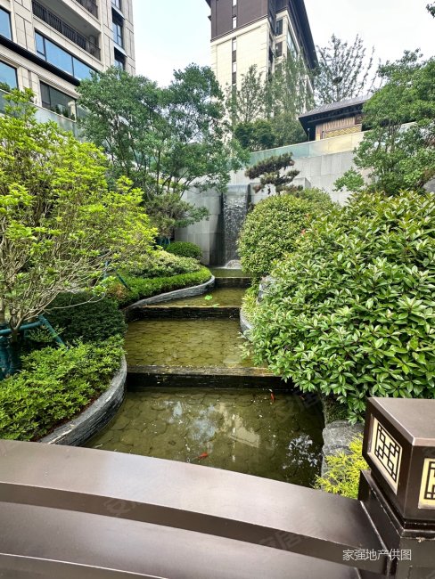 融海公馆联排别墅,上叠带大露台,送北向院子,环境优美南北通透