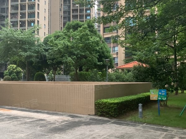 中山火炬开发区张家边泰瑞居业主委托泰瑞居电梯3房出租,租金1700出租