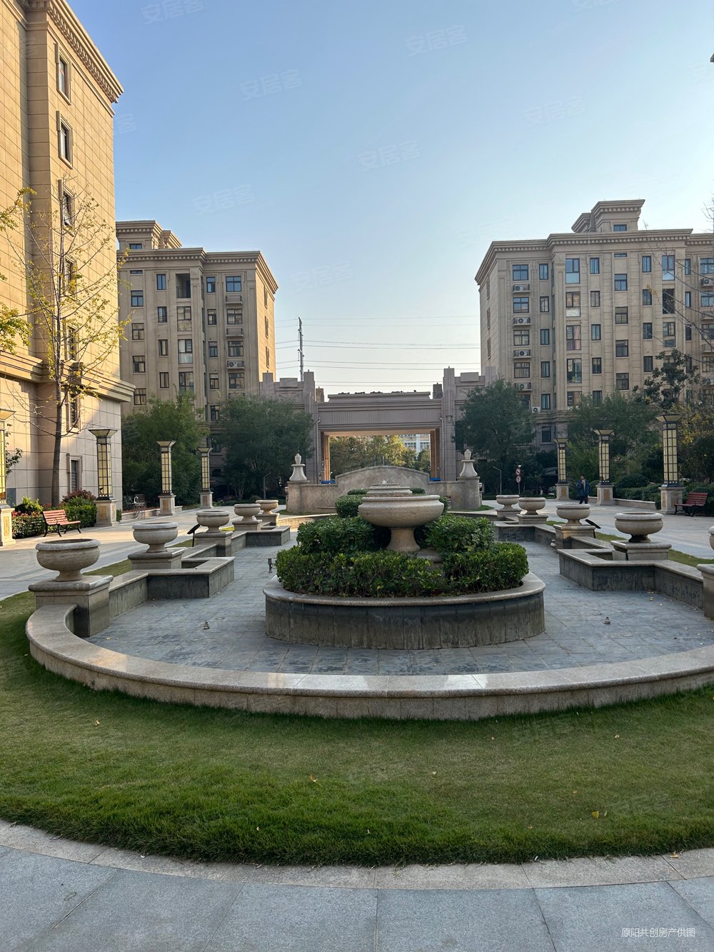 东辉蓝堡湾3室2厅2卫138㎡南北76万