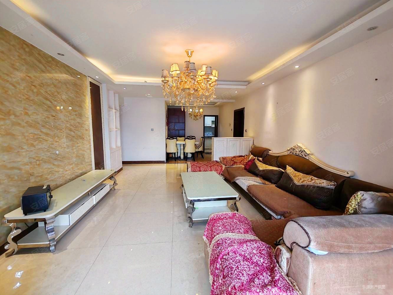 博雅新城e区3室2厅2卫140㎡南北100万