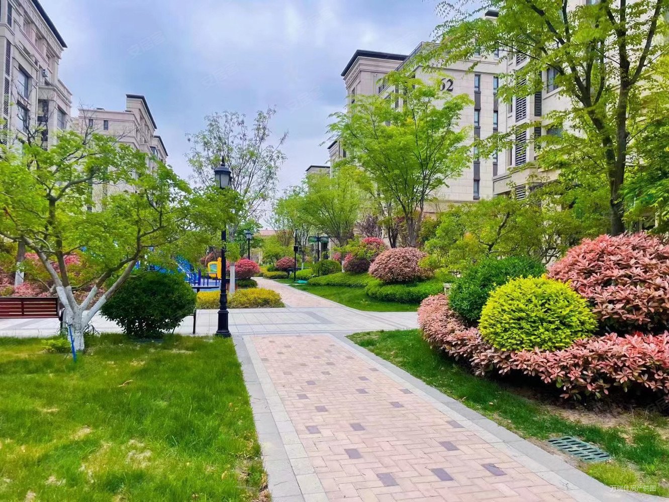 观湖花园电梯洋房带地下车位套四双卫精装修未住落地窗