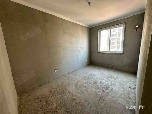 满二餐客一体南北通透边户三室路劲御城二期中间楼层采光好