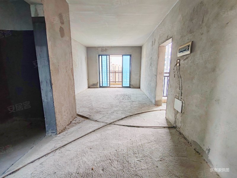 尚品雅居 有电梯 房龄新 正规商品房 双卫生间 南向采光好