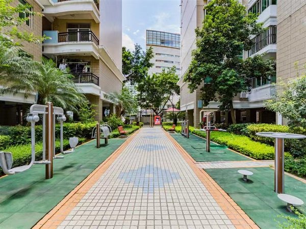 深圳福田景田南聚豪园聚豪园 电梯12楼四房两卫 南向安静 带车位出租