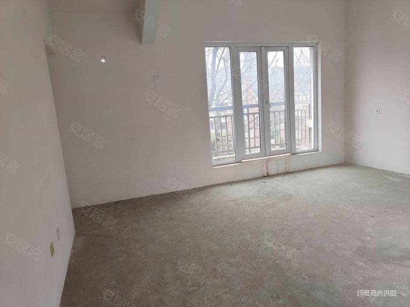 背靠龙泉山君度半山带前后花园100平房东急售看房方便