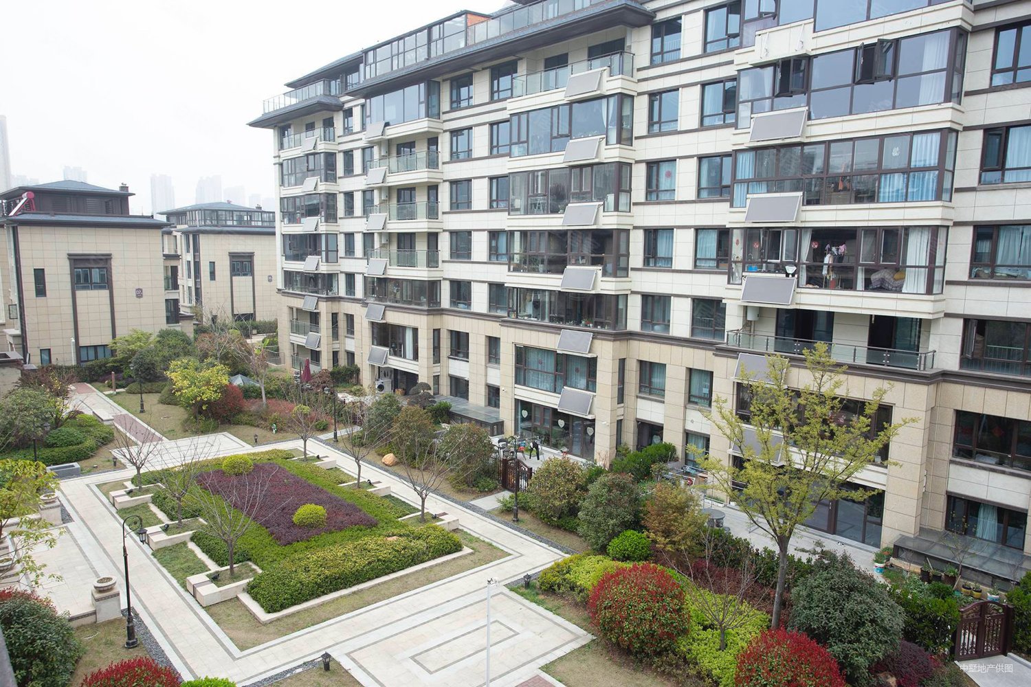 合肥房产网>合肥二手房>瑶海二手房>龙岗二手房>信达溪岸观邸>1500