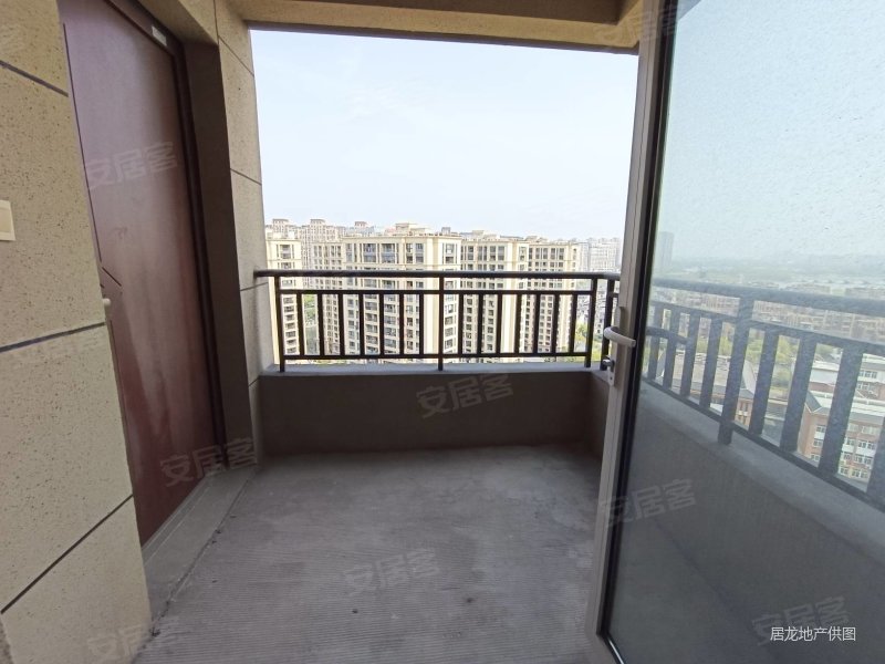 亏本急售恒宇景园二期120方三房两卫,全新毛坯,楼层好满二年,恒宇锦园