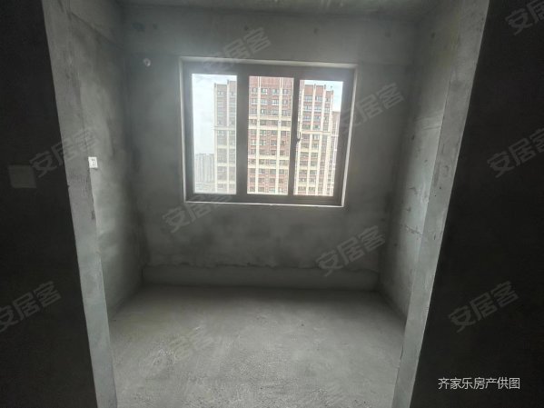 建辉智汇城3室2厅2卫132㎡南北80万