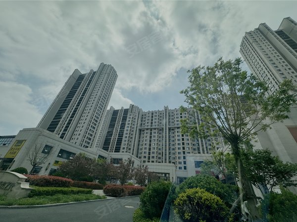 烟台福山福海路万科城市之光福海万科城市之光 电梯房 三室 户型方正