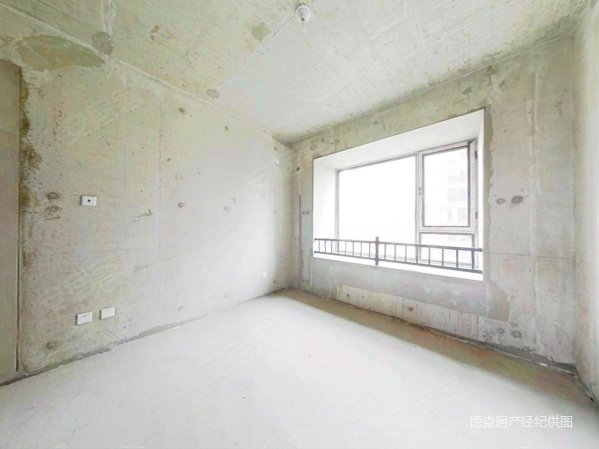 西安房产网>西安二手房>经开区二手房>凤城五路二手房>绿地峰辉>599