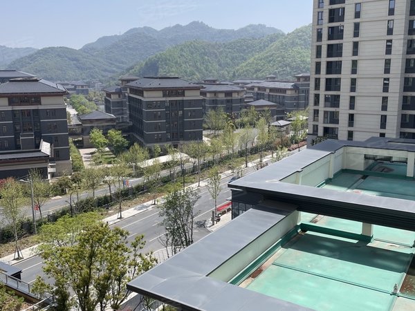 杭州临安临安城区花漫里(临安)花漫里3室2厅2卫精装修拎包入住出租