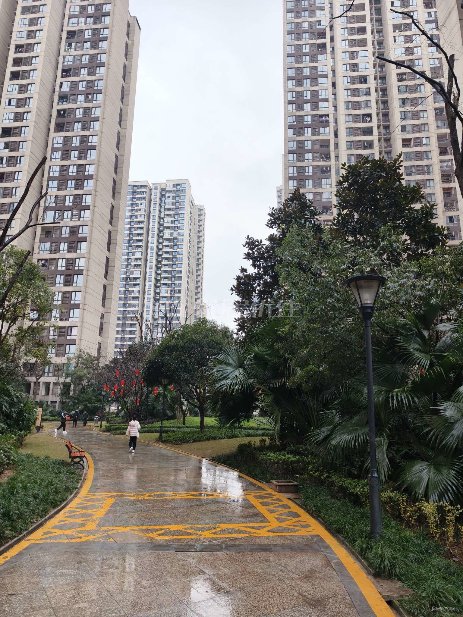 94平 精装 满两年 3室 满二 电梯房 楼层好 视野无遮挡,融景城尚峰