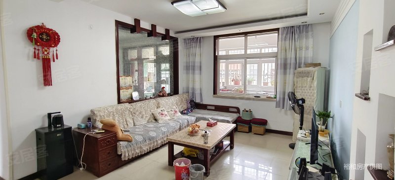 花园二楼130平大三室,带大车库67万