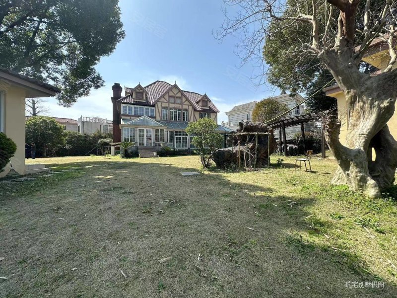 户型方正,绿洲比华利花园二手房,4500万,5室2厅,3卫,730平米-上海安居