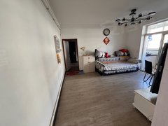 通辽科尔沁铁南真十房源 十五栋小区 铁南欧亚附近 2室 拎包入住出租房源真实图片