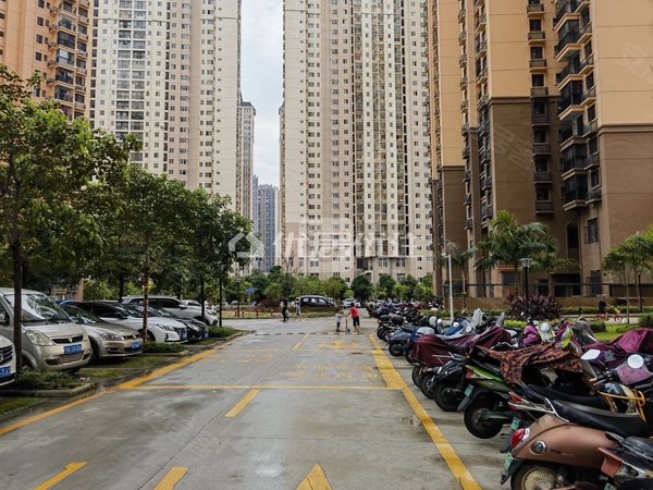 南宁兴宁区政府威宁世纪花城威宁世纪花城 2室2厅1卫 南北通透 电梯房