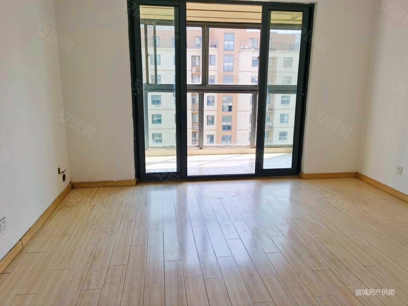 满五 出行方便 带电梯 小区新 商业配套齐全 楼层好,金运花园二手房