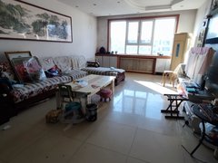 沂源城区银座三小附近大三室，全套家具家电12000出租房源真实图片