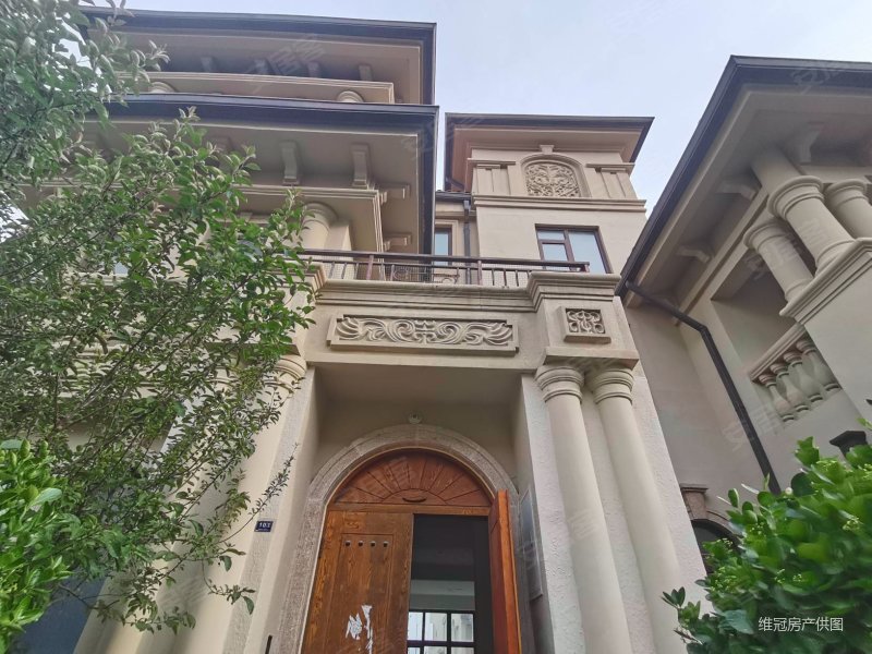 青岛独栋庄园别墅 享千平私家庭院 赠全明负一层 价格可聊!